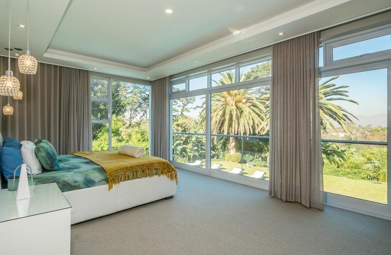 6 Bedroom Property for Sale in Constantia Western Cape
